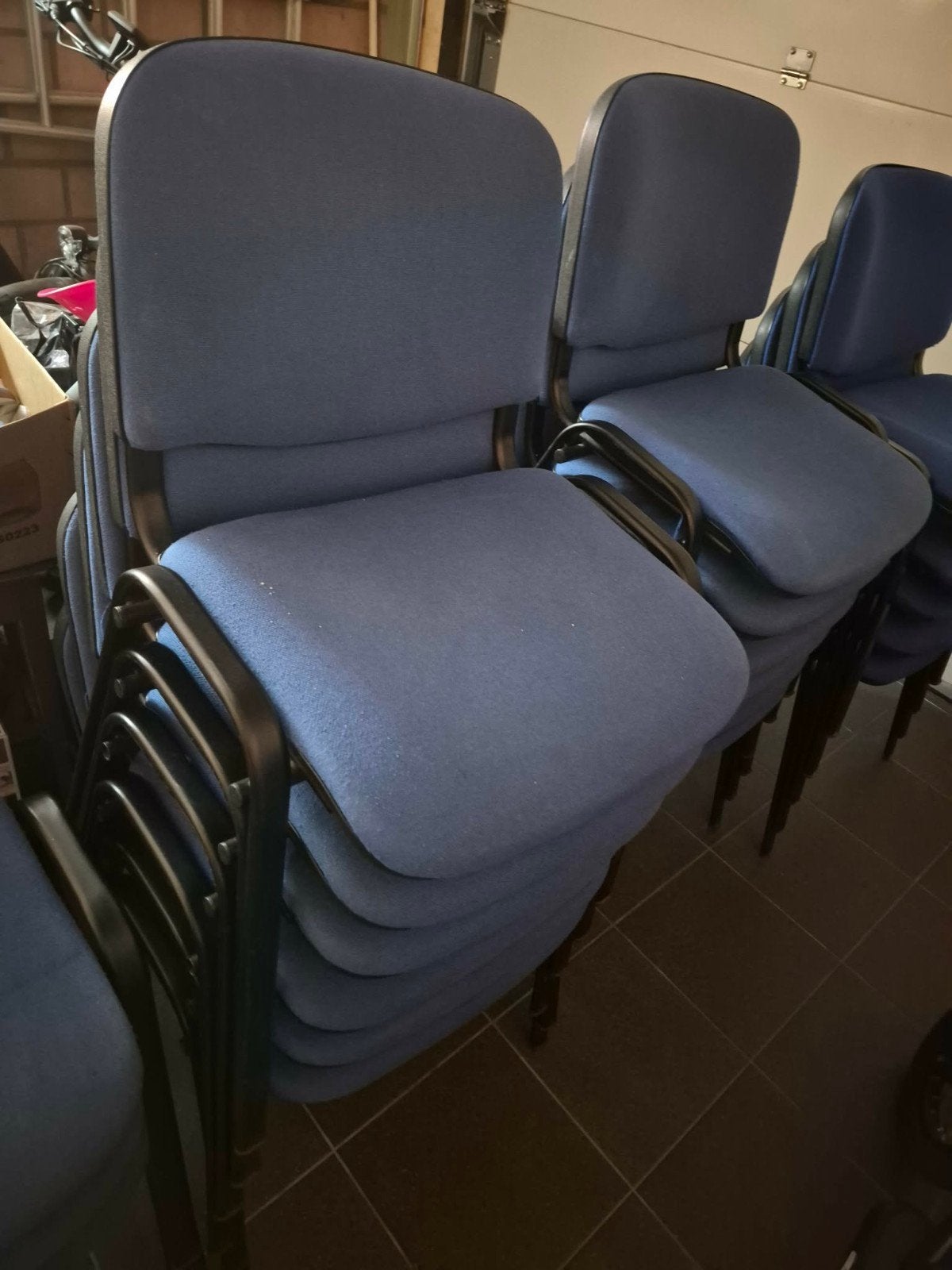 Stoelen, Enlèvement
