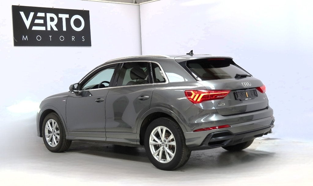 Audi Q3 35TFSI S-Tronic S-Line, Argent ou Gris, Entreprise, Garantie prolongée, Noir
