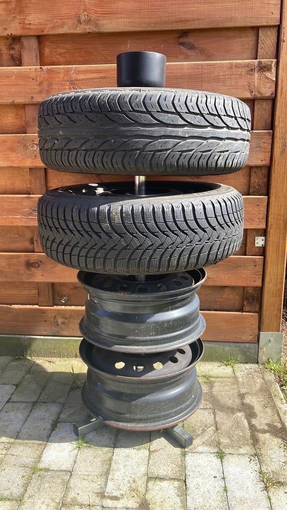 Vier velgen vor winterbanden, met staander., Auto-onderdelen, Banden en Velgen, Ophalen, Winterbanden, Band(en)