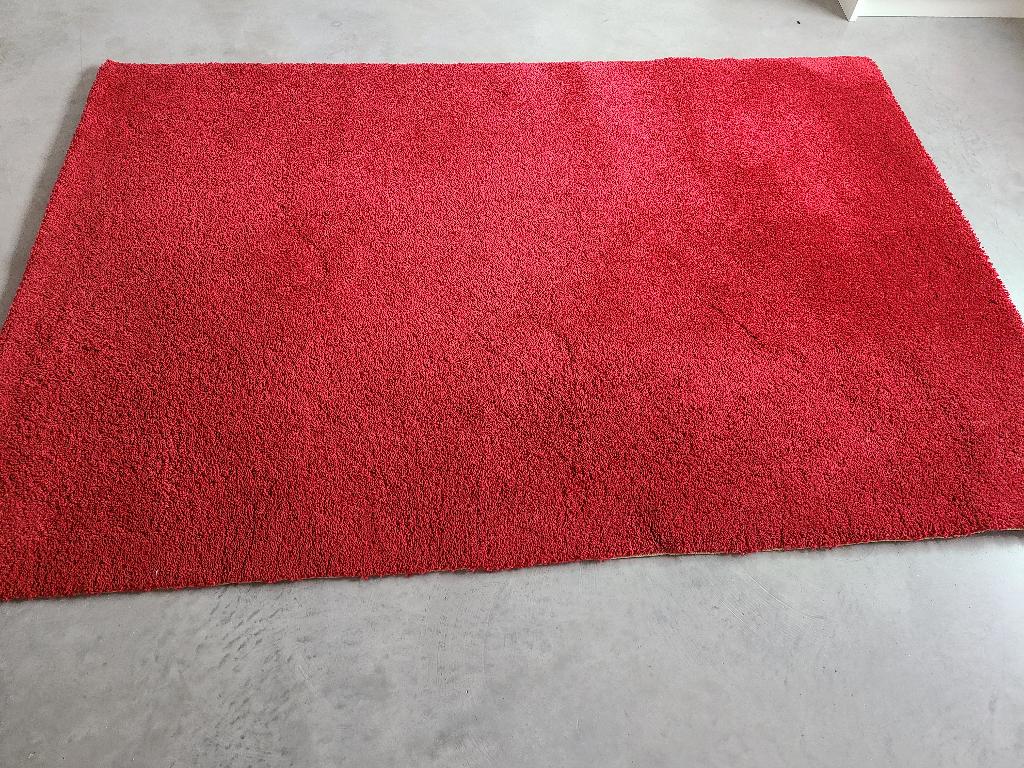 Prachtig rood tapijt - erg zacht, Huis en Inrichting, Stoffering | Tapijten en Vloerkleden, Ophalen, Gebruikt, 100 tot 150 cm