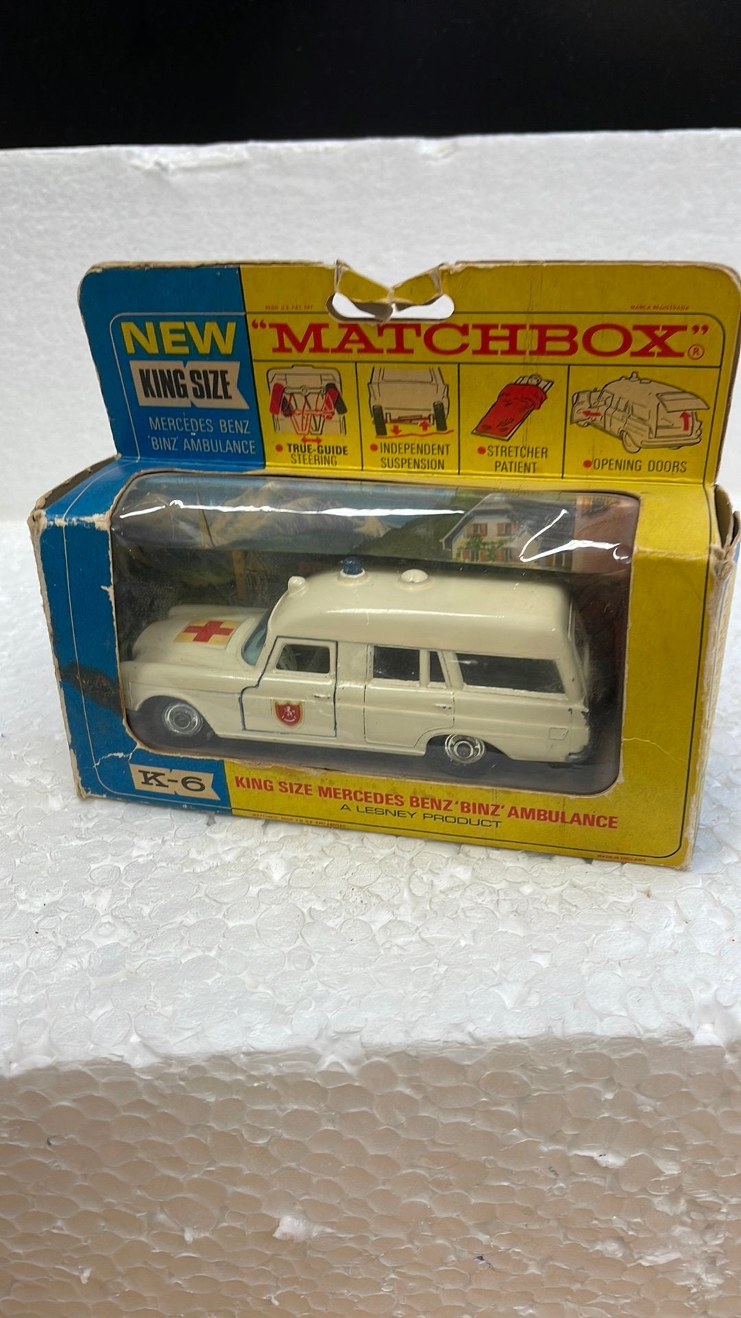 Matchbox Kingsize 6 Mercedes Benz Ambulance, Ophalen of Verzenden, Zo goed als nieuw, Auto