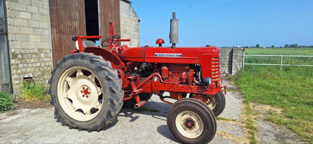 International B450      OLDTIMER TRACTOR, Ophalen, Oldtimer, McCormick