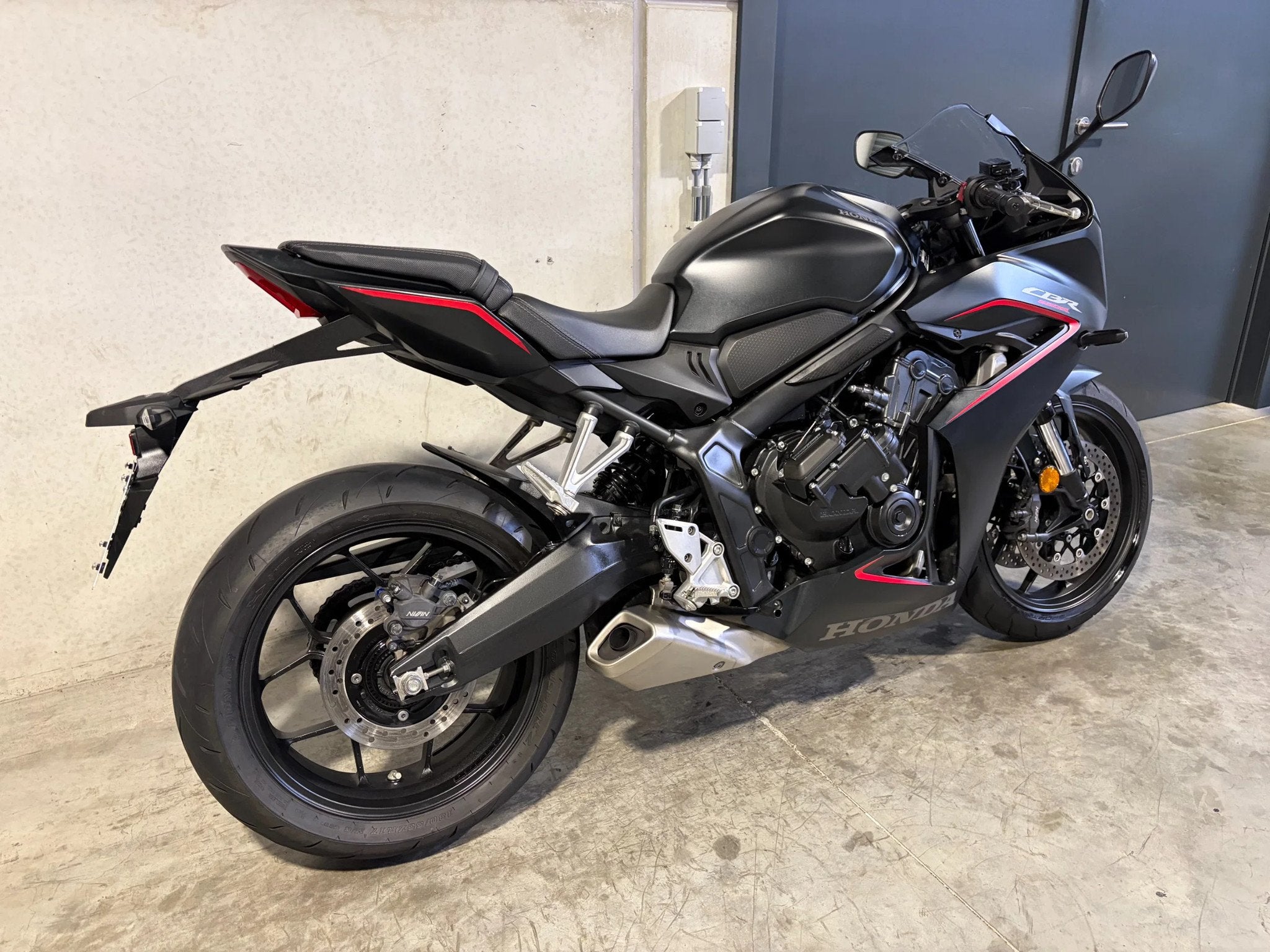 Honda CBR650R met e-clutch van 1ste eigenaar (bj 2025), Motoren, Super Sport, Meer dan 35 kW, Handgeschakeld, 650 cc