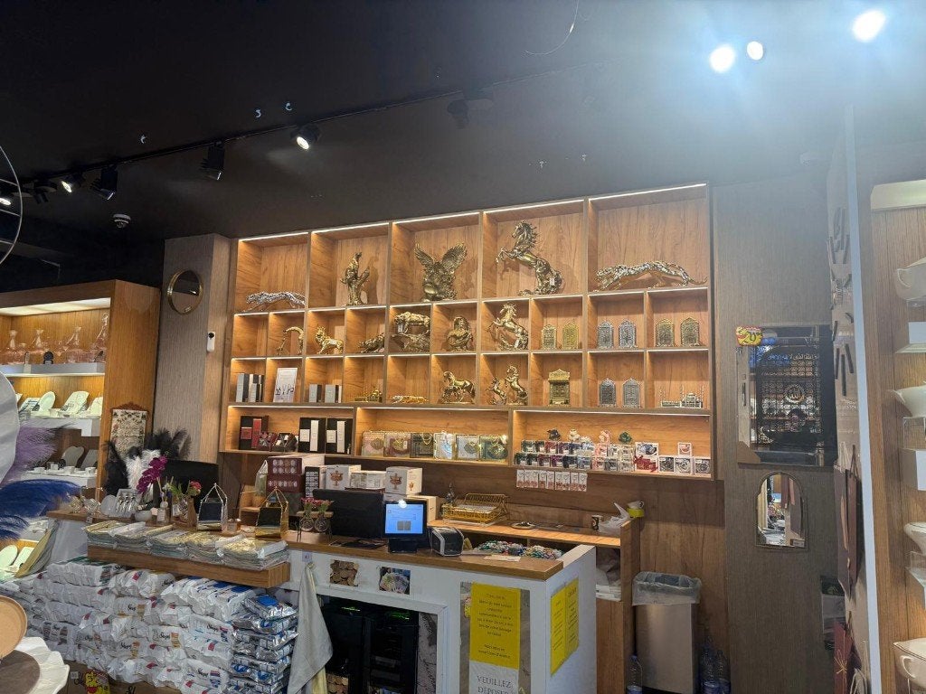 Meuble présentoir SHOWROOM sur mesure, Enlèvement