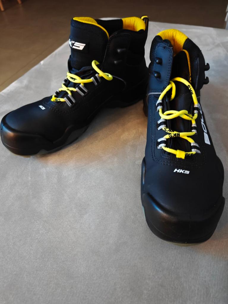 Chaussures de sécurité neuve pointure 43 ultra légères, Enlèvement