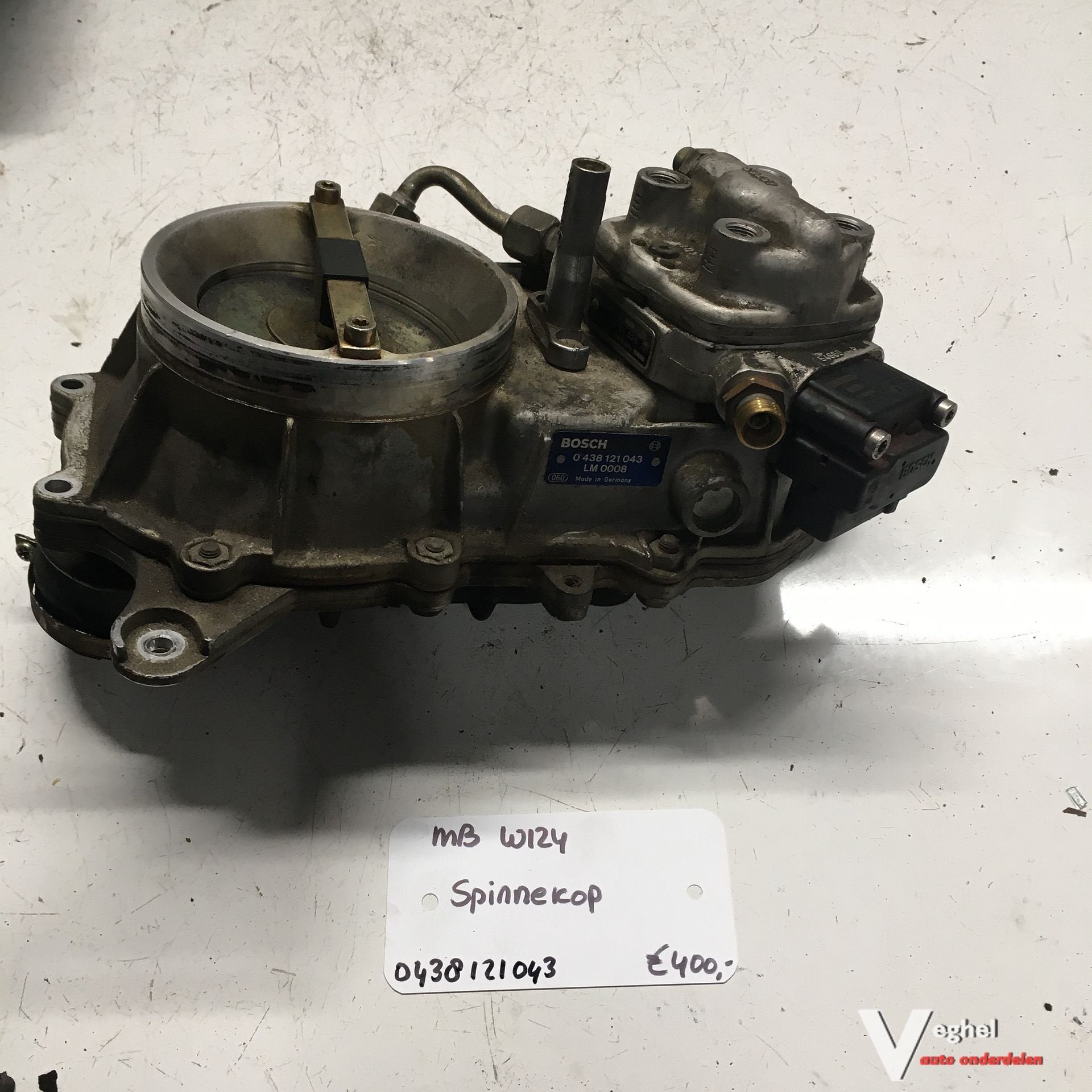 Mercedes W124  Spinnekop  Bosch 0438 121 043, Gebruikt, -, -, Ophalen of Verzenden