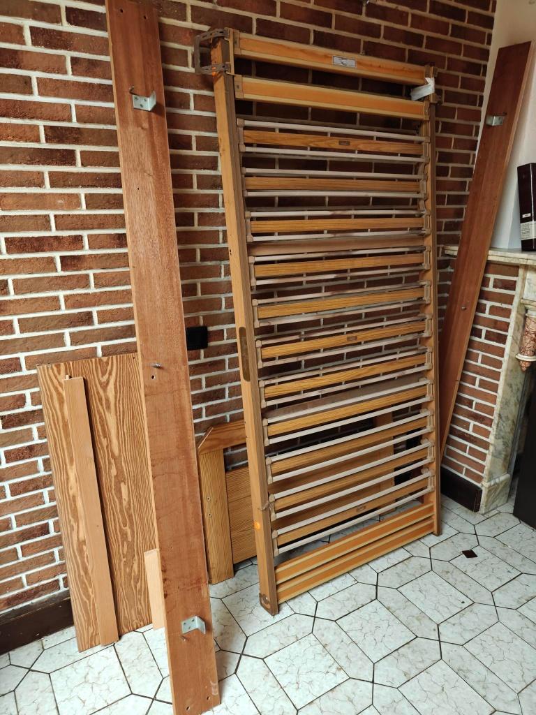 Prise en charge GRATUITE à Alost - lit sans matelas, Enlèvement, Utilisé, Une personne, Sommier