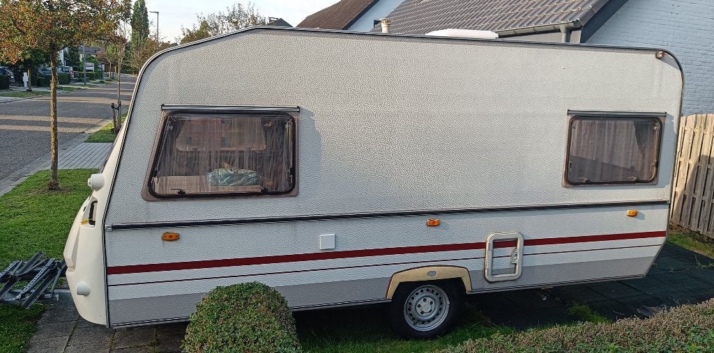 Caravan Home-car 445, Caravans en Kamperen, Home-car, Standaardzit, Dwarsbed, Kluisje