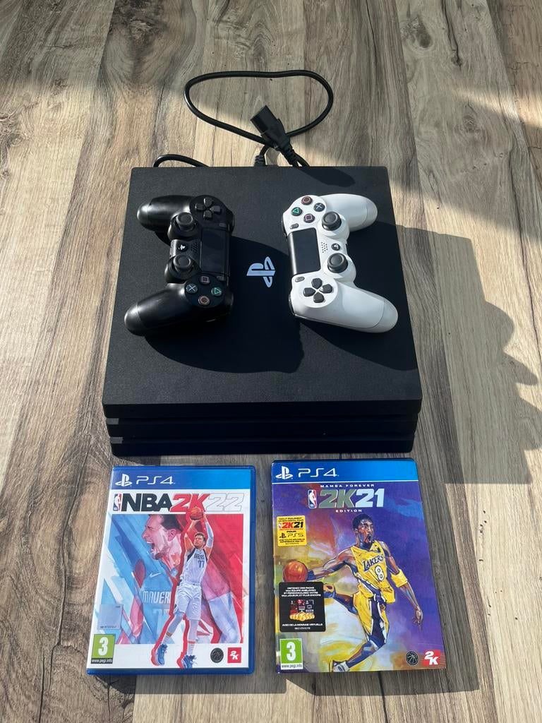 PS4 1 TB avec deux manettes, Consoles de jeu & Jeux vidéo, Consoles de jeu | Sony PlayStation 4, Enlèvement, Comme neuf, 1 TB