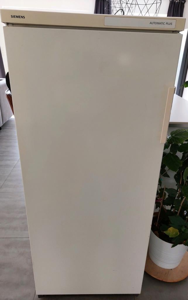 Koelkast 150 x 60 x 60, Siemens, Elektronische apparatuur, Vriezers en Diepvrieskisten, Gebruikt, 140 tot 160 cm, Ophalen, Vrieskast