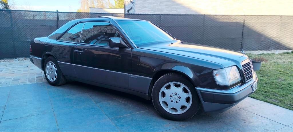 Mercedes w124 E220 coupe Bwj 1992, Autos, Cuir, Achat, Boîte manuelle, Noir