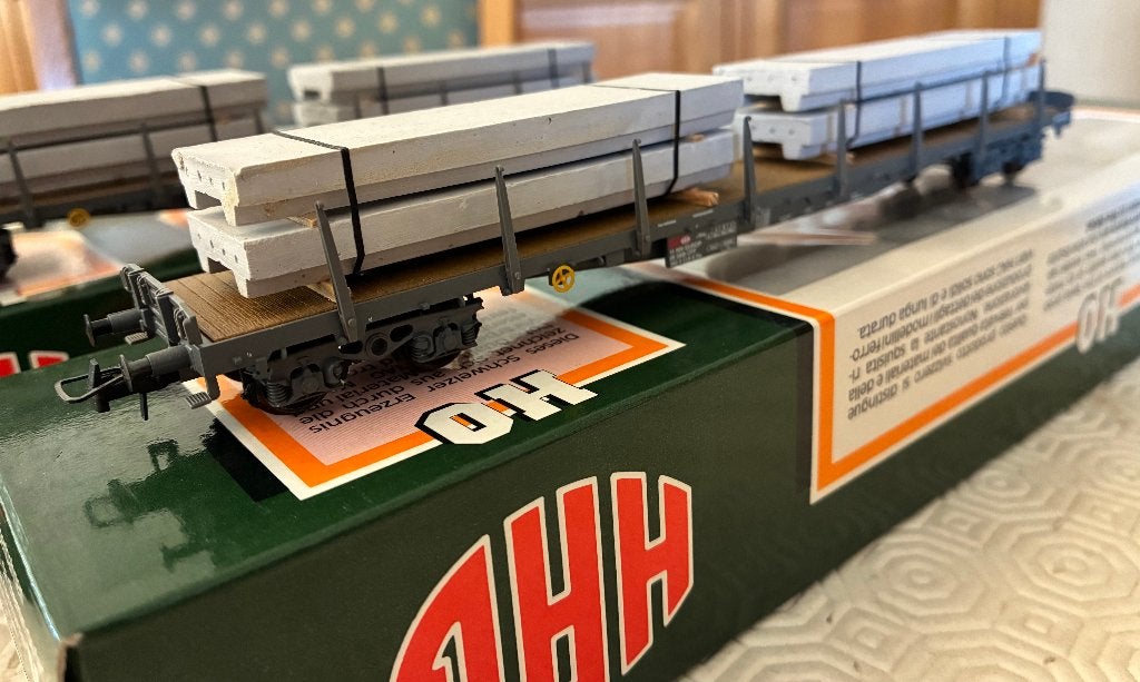 Hag 350 AC rongenwagen SBB met lading betonplaten, Hobby en Vrije tijd, Modeltreinen | H0, Ophalen of Verzenden, Zo goed als nieuw