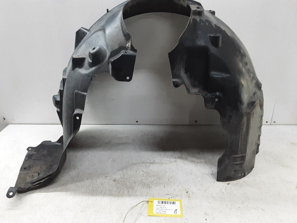 BINNENSPATSCHERM LINKS VOOR BMW 1 serie (F40) (51757436623), Gebruikt, Voor, Spatbord, BMW