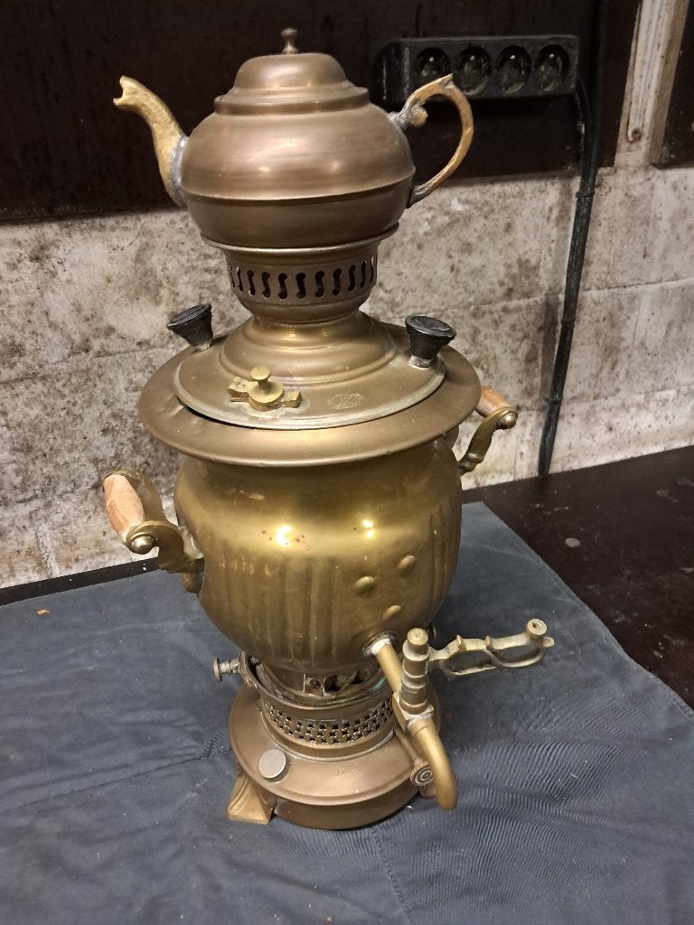 grand samovar, Enlèvement