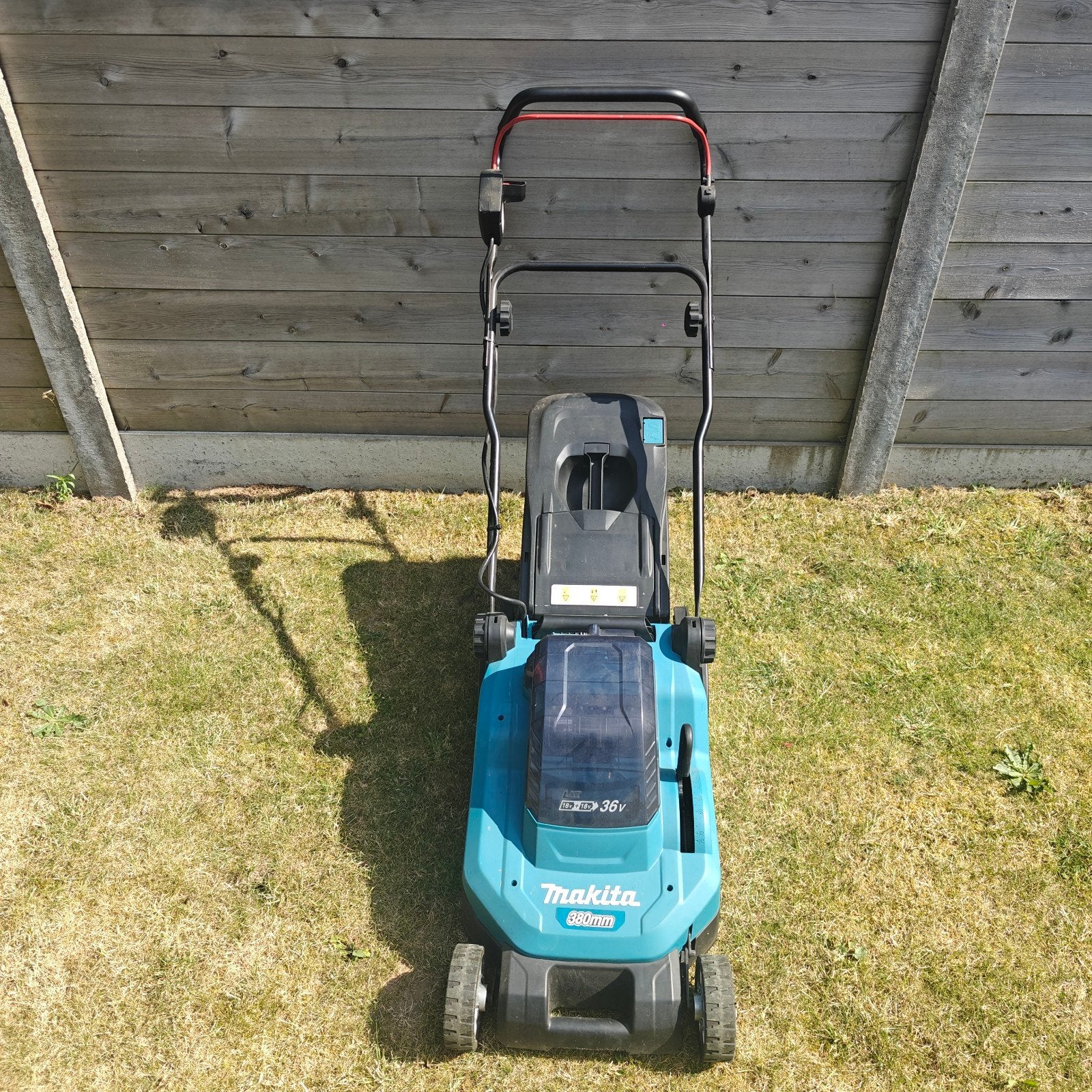 Makita DLM382, Jardin & Terrasse, Tondeuses à gazon, Enlèvement