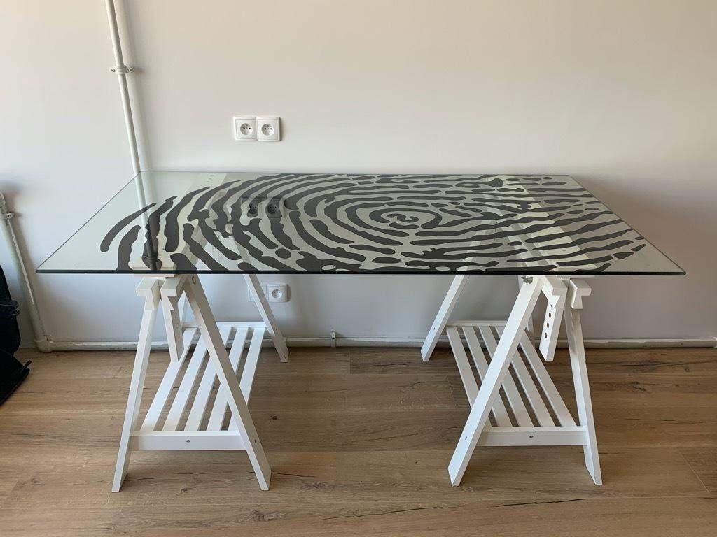 Bureau,table en verre et tréteaux Ikea, Bureau d'ordinateur, IKEA, Réglable en hauteur, Verre