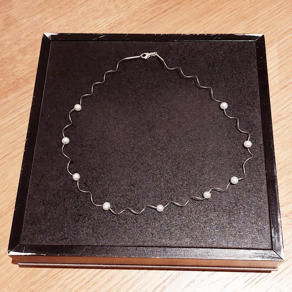 Collier tour de cou avec petites perles fantaisie, Bijoux, Sacs & Beauté, Colliers, Enlèvement ou Envoi, Utilisé, Argent, Synthétique