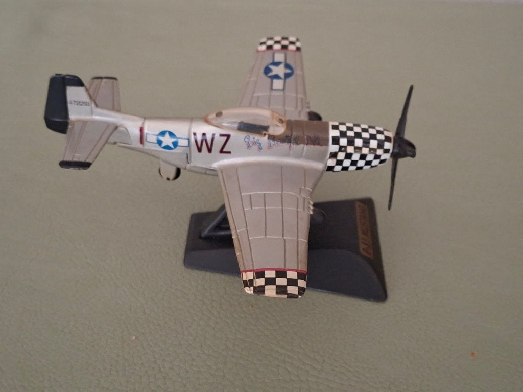 Vliegtuig P-51 Mustang metaaal, Hobby & Loisirs créatifs, Enlèvement ou Envoi, Comme neuf, 1:72 à 1:144, Avion
