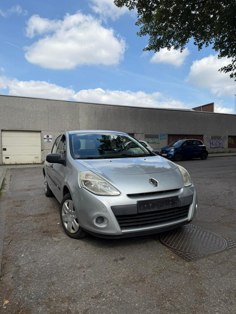 Renault clio 1.2 ess edition tomtom 2010 état irréprochable, Autos, Renault, Particulier, Clio, Essence, Enlèvement ou Envoi