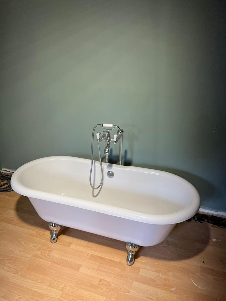 Baignoire à roulettes vintage avec robinet, Enlèvement, Comme neuf, Avec baignoire