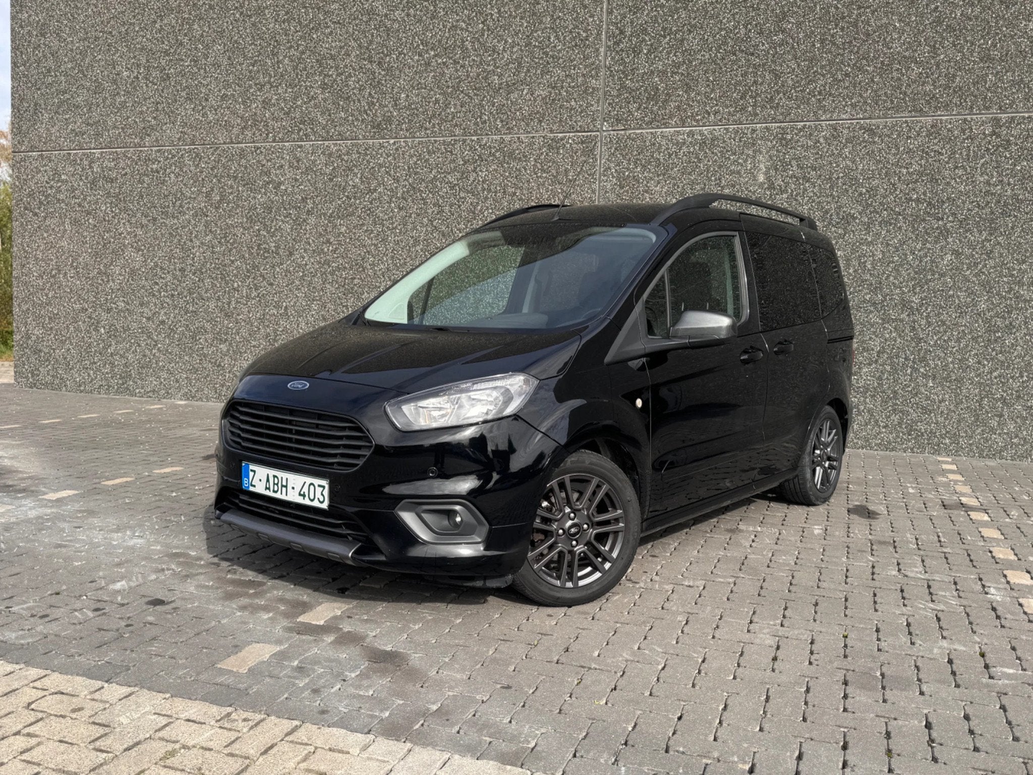 Ford Tourneo Courier Transit (année de construction 2019), Autos, Achat, Euro 6, Entreprise, Boîte manuelle