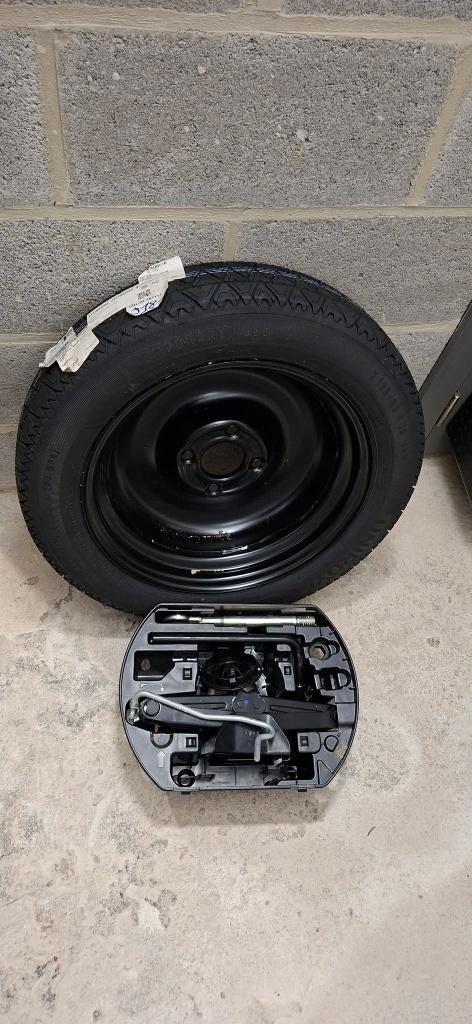 Kit roue de secours complet Peugeot 208 (2021), Auto-onderdelen, Banden en Velgen, Banden en Velgen, Zomerbanden, 16 inch, 195 mm