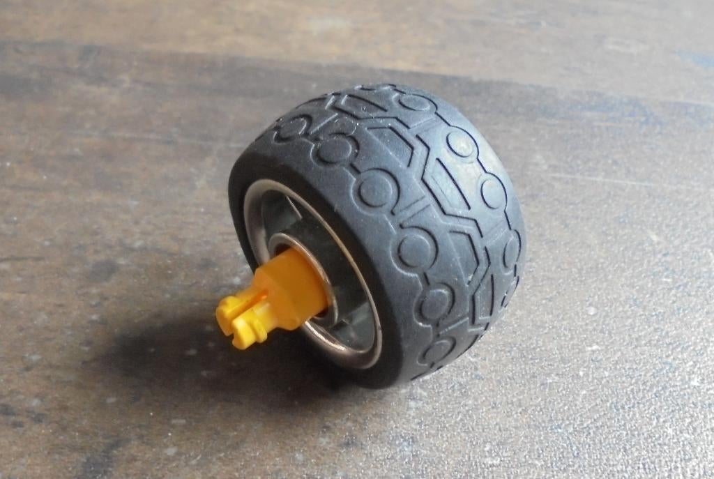 Lego Duplo Toolo Wheel with Car Pattern Tire (zie foto's) 3, Enlèvement ou Envoi, Utilisé, Briques en vrac, Duplo