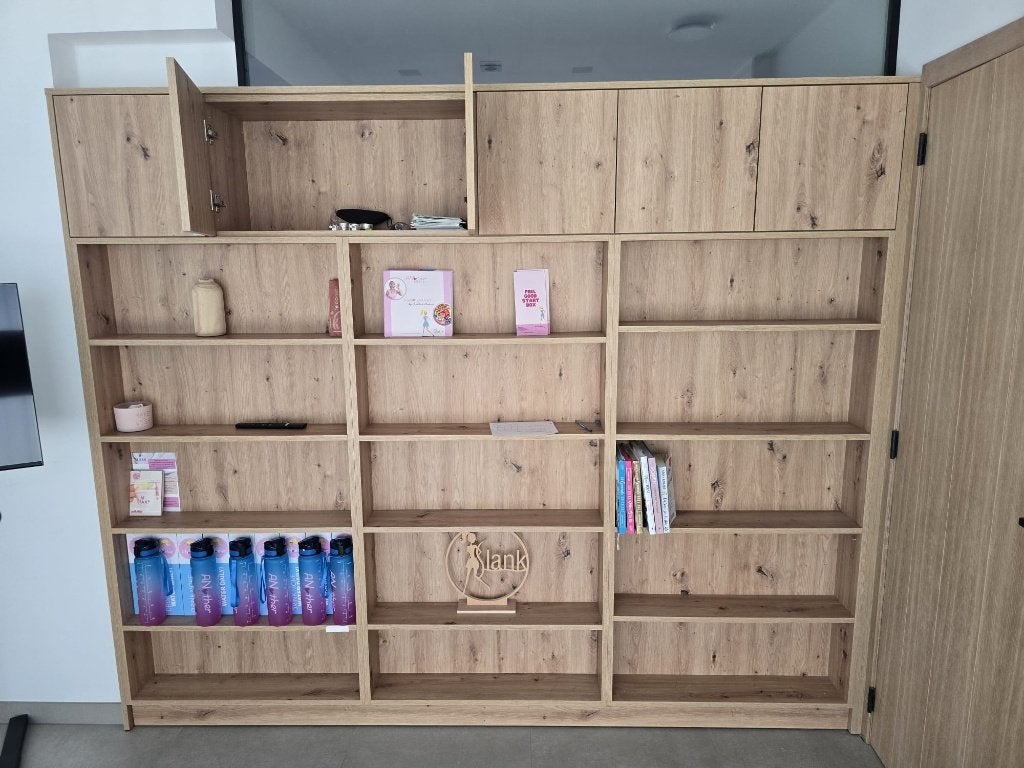 Etalagekast monteerbaar als scheidingswand of aparte kasten, Ophalen, Met deur(en), 200 cm of meer, Zo goed als nieuw