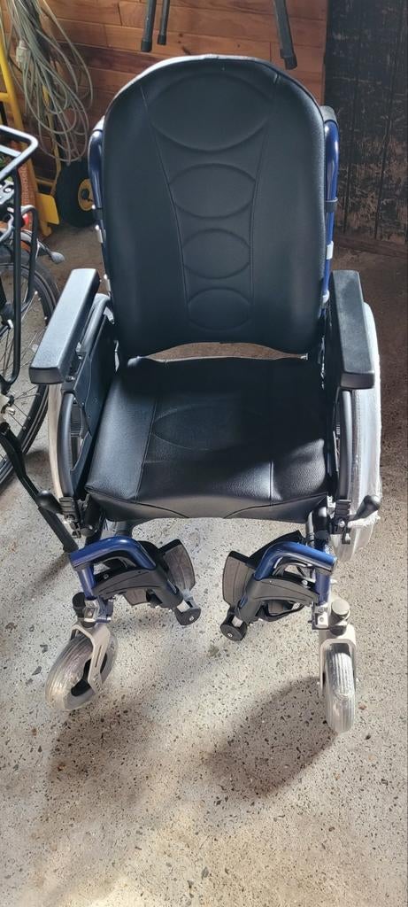 Te koop aan geboden nieuwe vaste rolstoel, Diversen, Rolstoelen, Ophalen