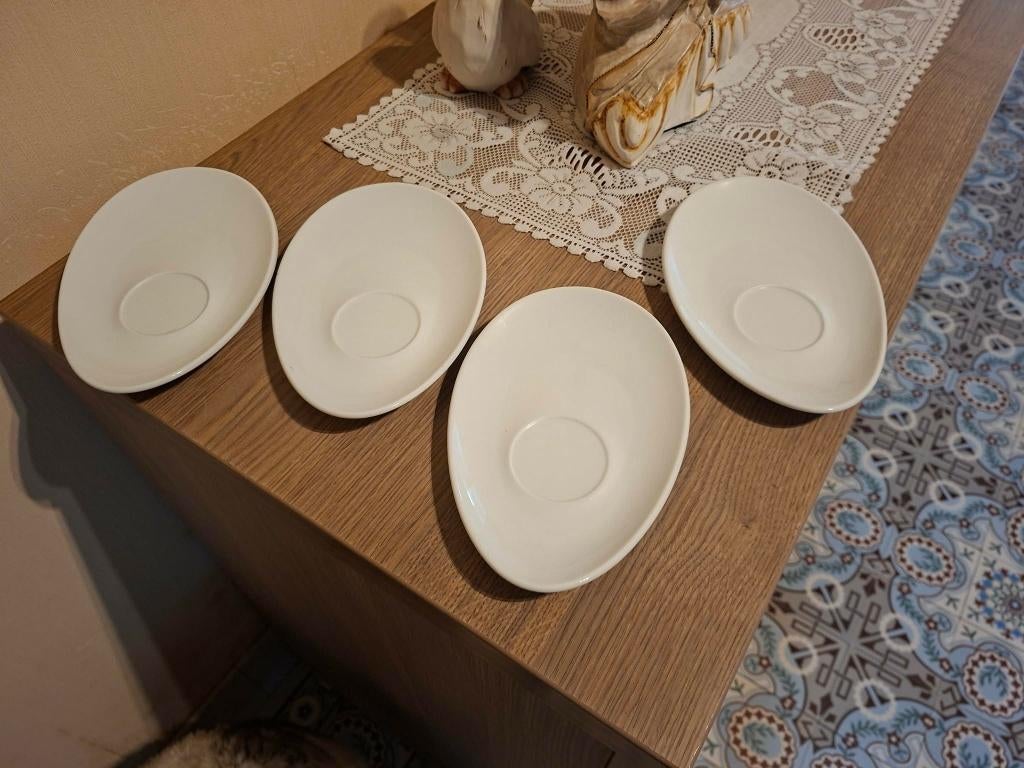 4 Ovale onderborden / Suisse Langenthal, Ophalen of Verzenden, Zo goed als nieuw, Bord(en)