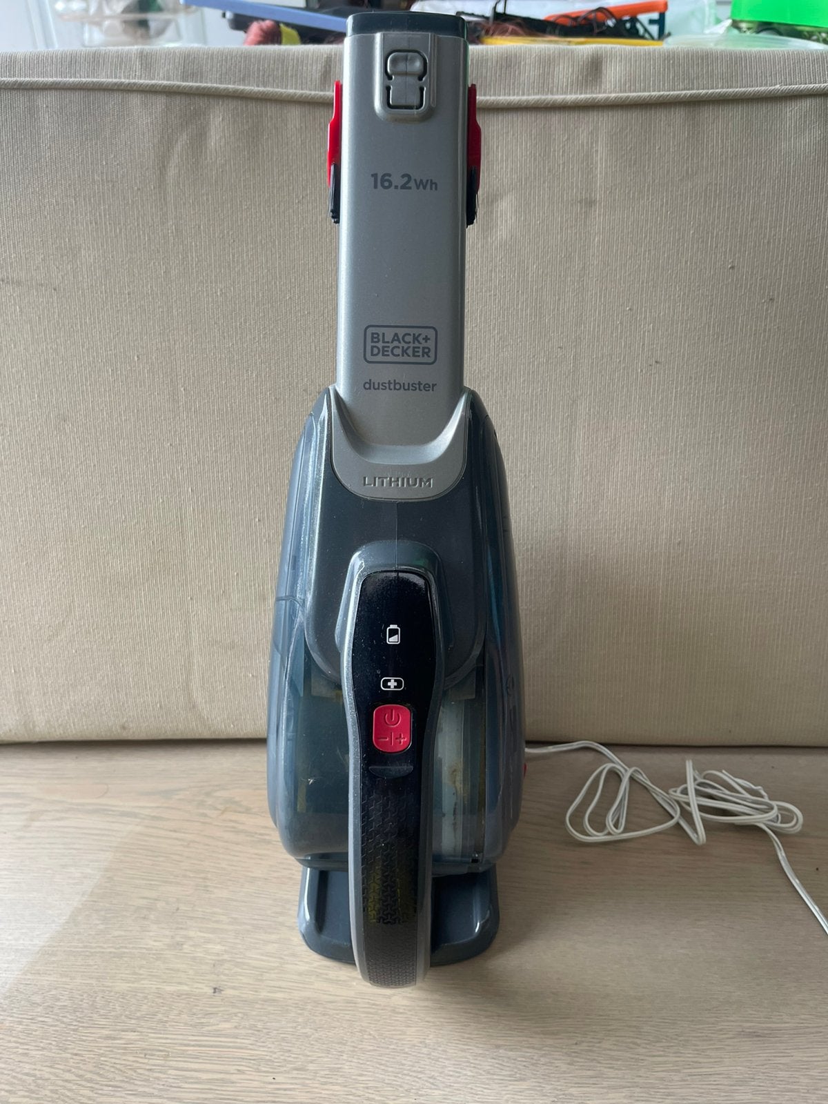 BLACK+DECKER Dustbuster kruimeldief 16,2Wh + laadstation, Ophalen, Zo goed als nieuw, Kruimeldief