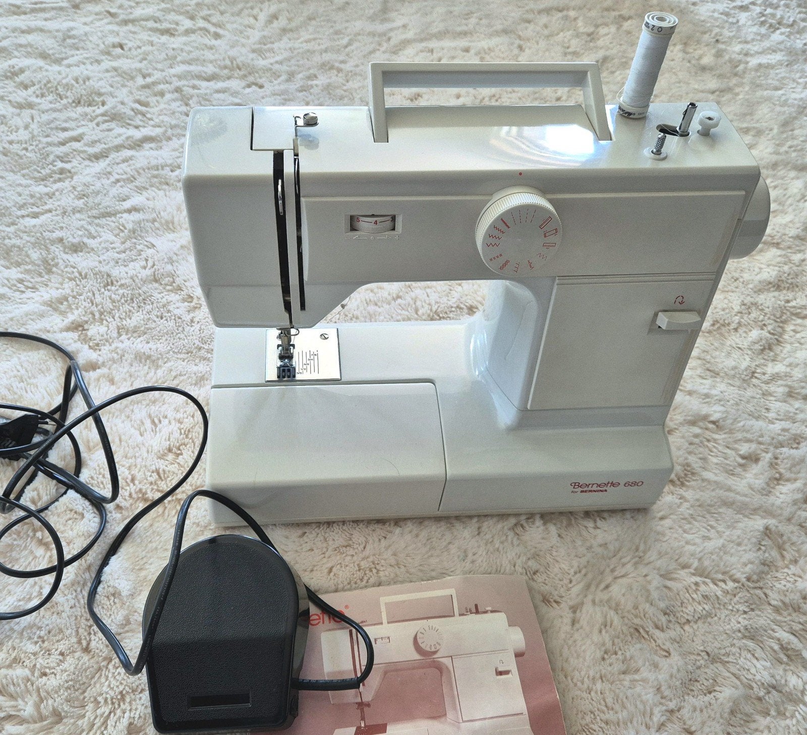 Naaimachine Bernette, Hobby en Vrije tijd, Ophalen of Verzenden, Zo goed als nieuw, Naaimachine
