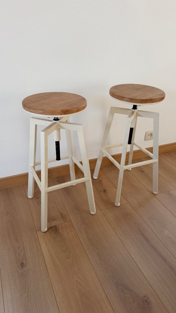 Tabouret de bar réglable en hauteur, Réglable en hauteur, Comme neuf, Enlèvement, Bois