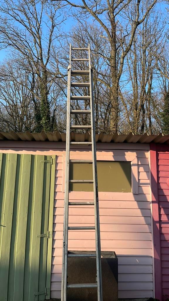 Uitschuifbare ladder 2 delen 7 meter, Doe-het-zelf en Bouw, Ladders en Trappen, Ophalen, Zo goed als nieuw, Ladder, Opvouwbaar of Inschuifbaar
