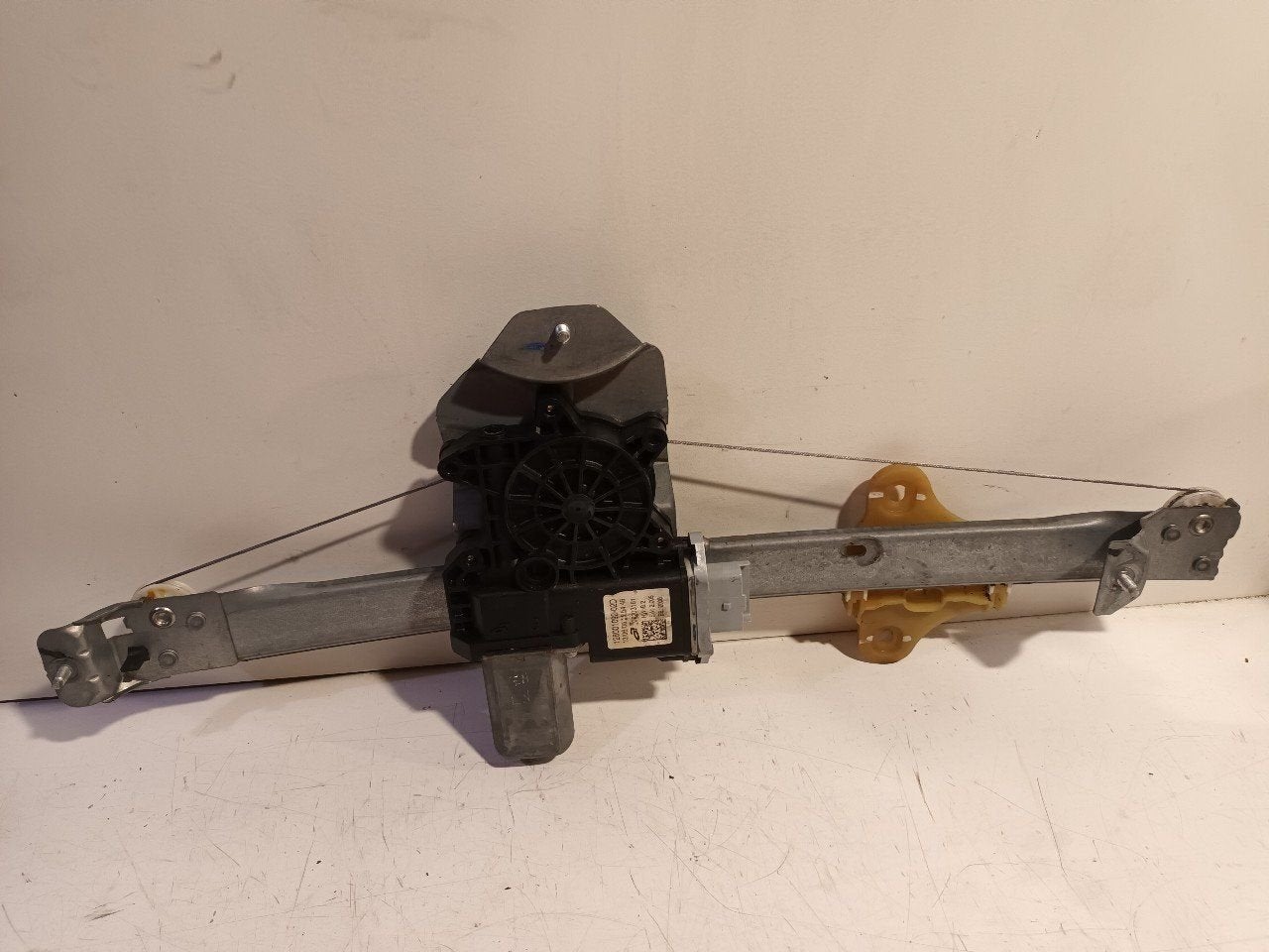 Raammechaniek elektrisch links voor Renault Clio, Onderdelen@venauto.nl, Van der Ven Autorecycling B.V., Gebruikt, Ettenseweg 76, 4706 PB Roosendaal, The Netherlands