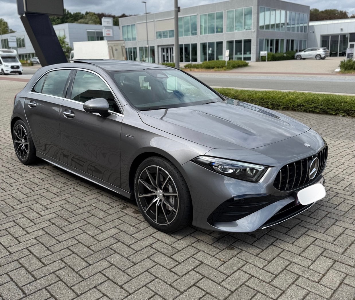 Mercedes AMG A35 2.0Benzine 306PK 10/2024 17,800km, Auto's, Mercedes-Benz, Automaat, 4 cilinders, 1645 kg, Parkeerassistent