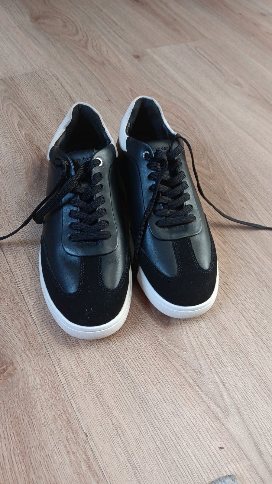 Calvin Klein nouveau, Enlèvement