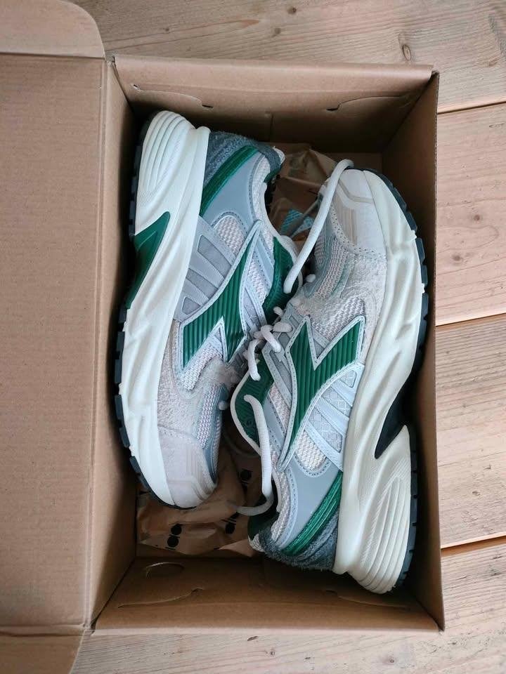 Sneakers Diadora, maat: 40, Nieuw!, Sneakers et Baskets, Enlèvement, Blanc, Neuf