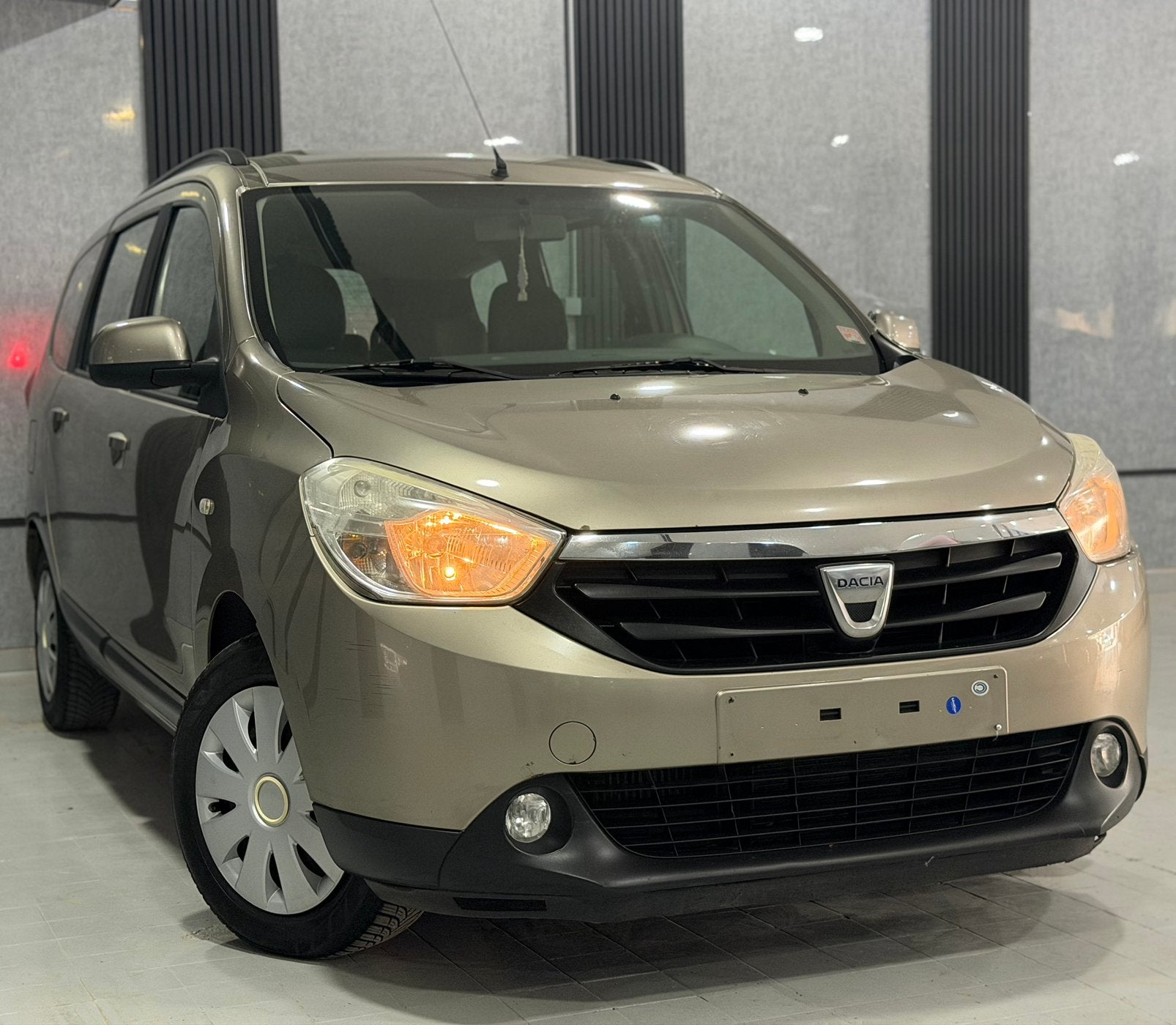 DACIA LODGY 1.2 TCE AIRCO PRETE A IMMATRICULER, Autos, Euro 5, Achat, Entreprise, Lodgy