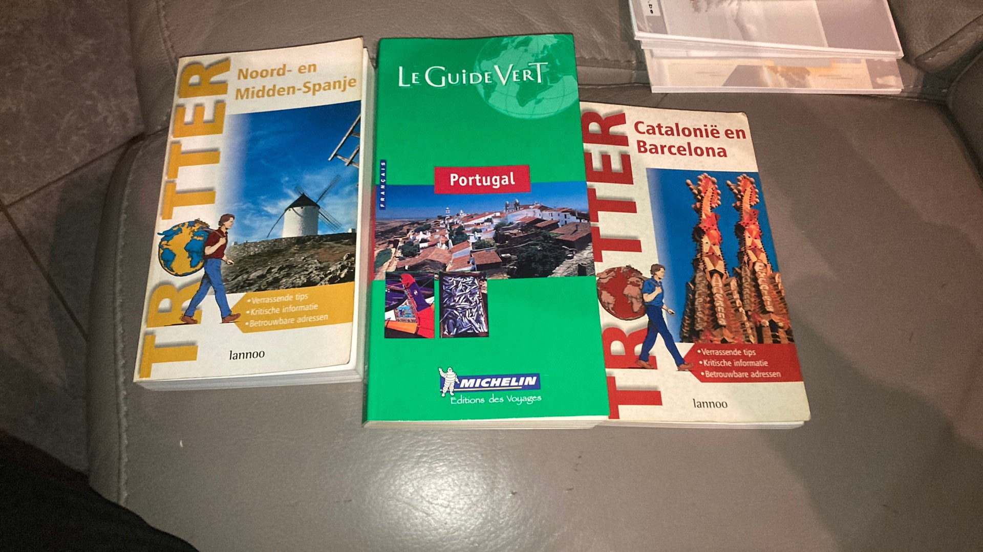 Reisgids Trotter noord en midden Spanje, Portugal, Catalonie, Boeken, Ophalen of Verzenden, Zo goed als nieuw, Trotter