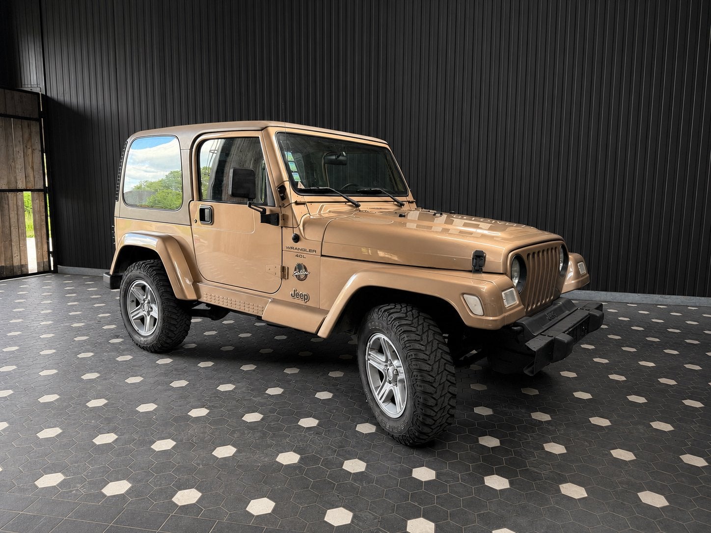 Jeep Wrangler Sahara Edition 4.0L LPG, Autos, Achat, Système audio, Autres couleurs, 6 cylindres