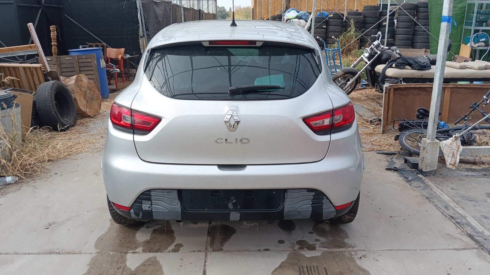 koop: Renault Clio 1.2 Benzine (2015) – Voorkantschade, Auto's, Stof, 4 cilinders, Particulier, 55 kW