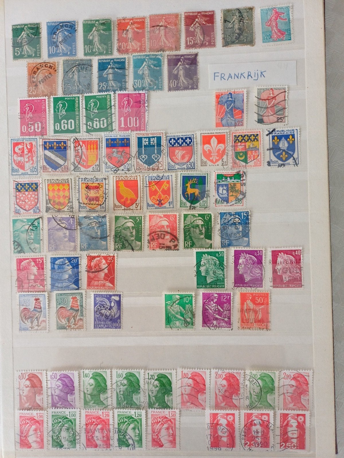 album de timbres anciens, tous vieux de 50 à 100 ans, Europe, Enlèvement