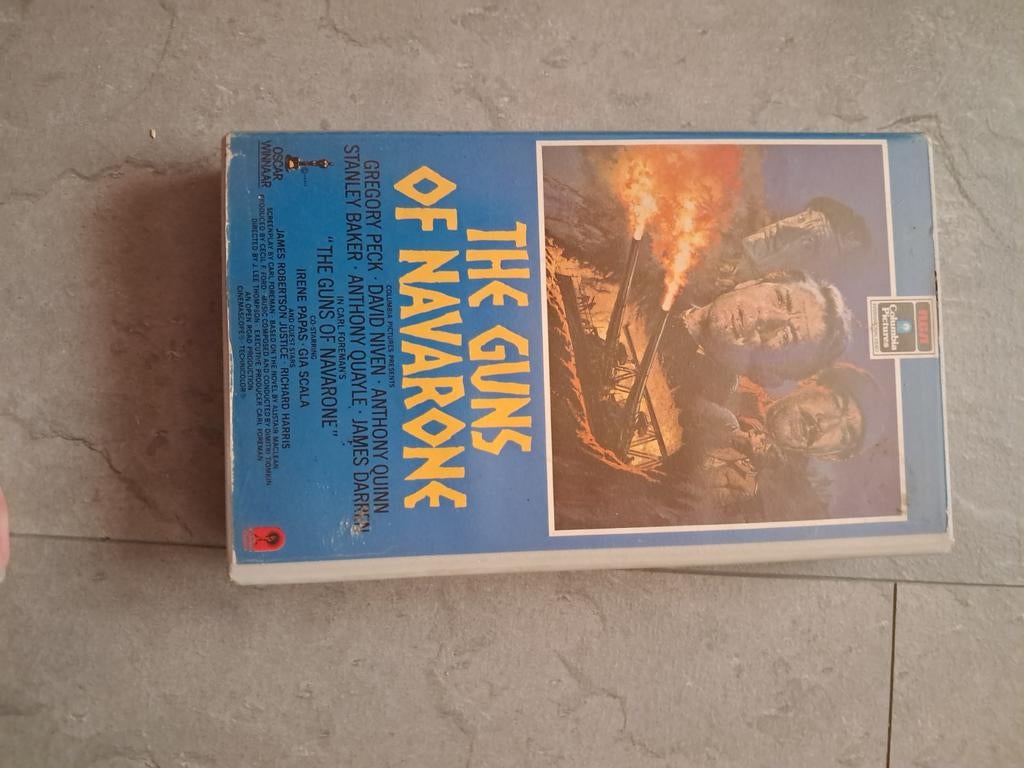BETAMAX: The guns of navarone, Enlèvement
