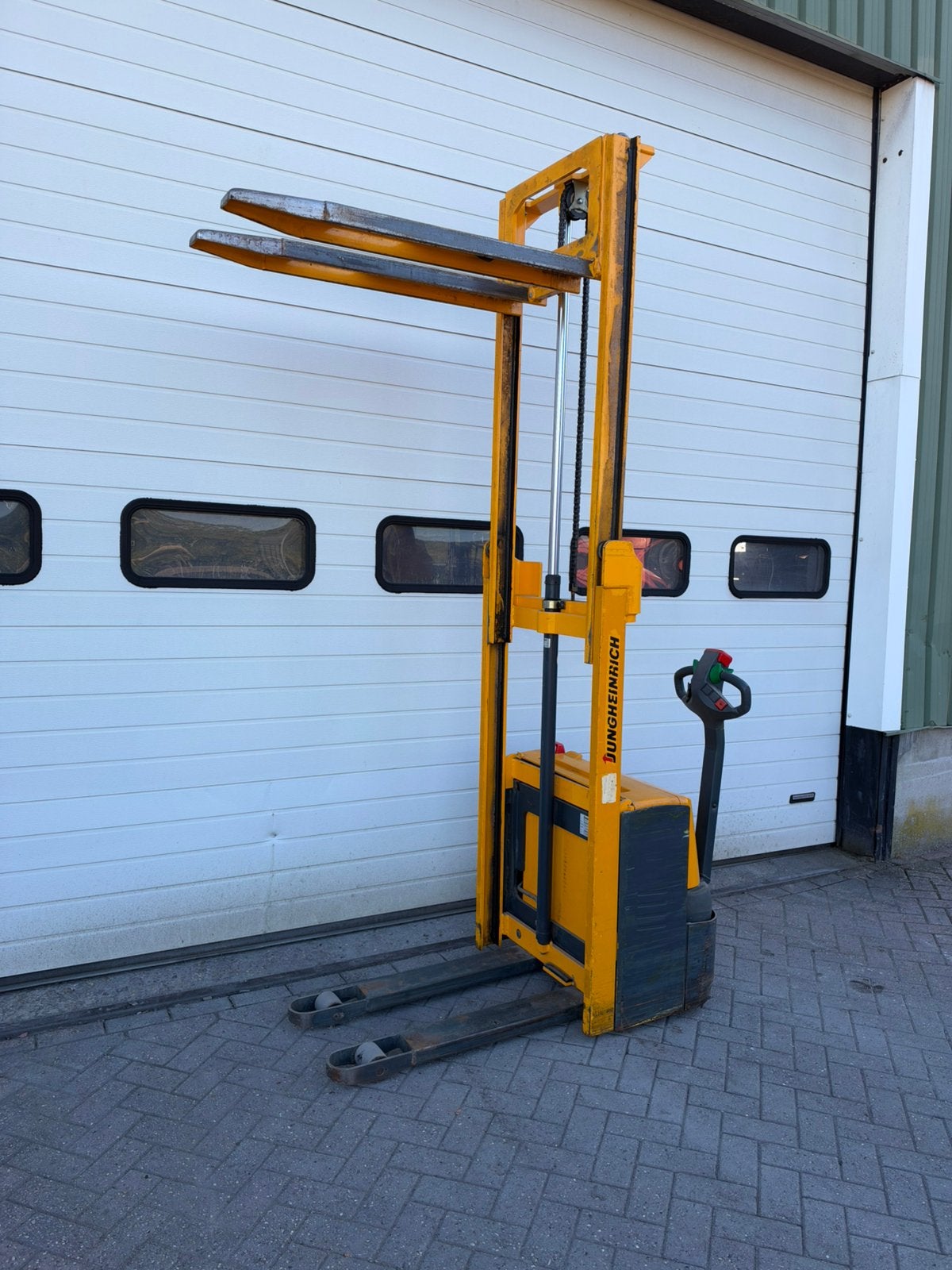 Electrische stapelaar