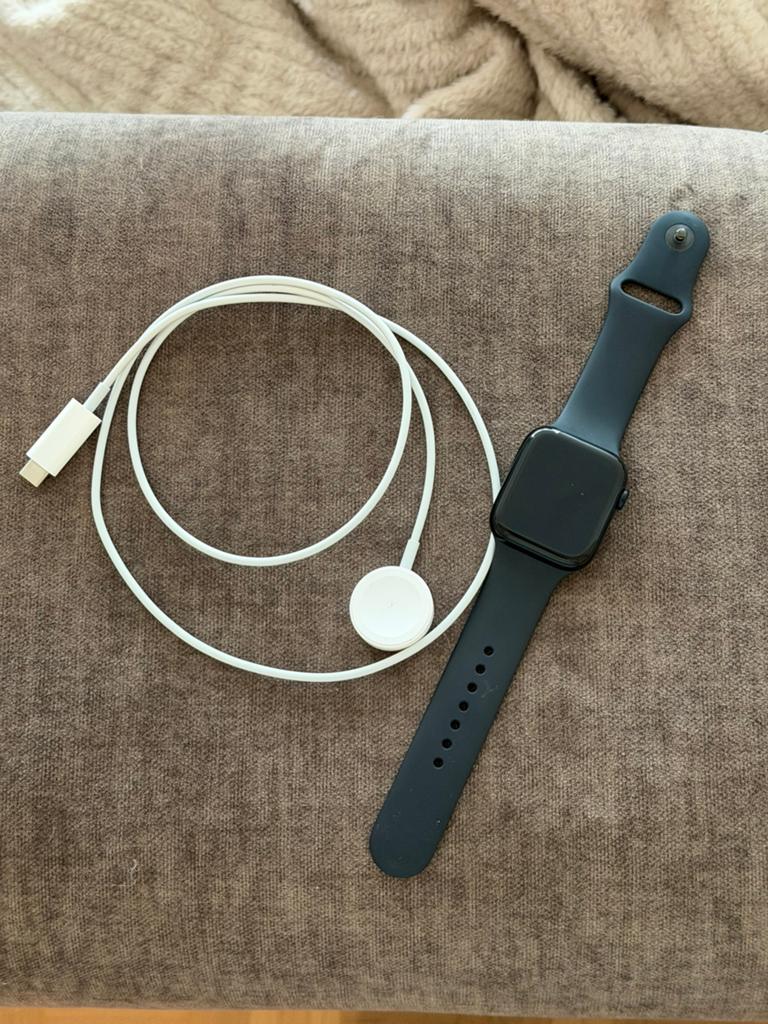 Apple Watch SE 2024 GPS 44mm, Handtassen en Accessoires, Smartwatches, Ophalen, Zwart, IOS, Zo goed als nieuw
