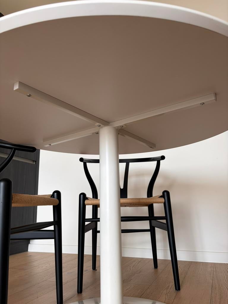 Eetkamertafel - wit - 74xØ110 cm, Rond, Zo goed als nieuw, Modern, Vier personen