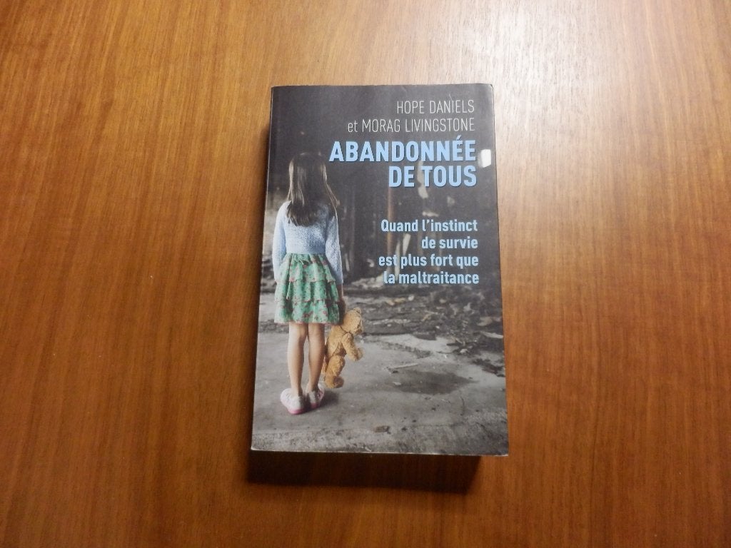 (112) -Abandonnée de tous, Livres, Romans, Comme neuf, Enlèvement ou Envoi