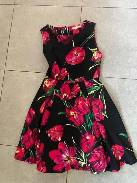 Heel mooie, feestelijke jurk maat SMALL   Nieuwstaat, Kleding | Dames, Jurken, Zwart, Ophalen of Verzenden, Zo goed als nieuw