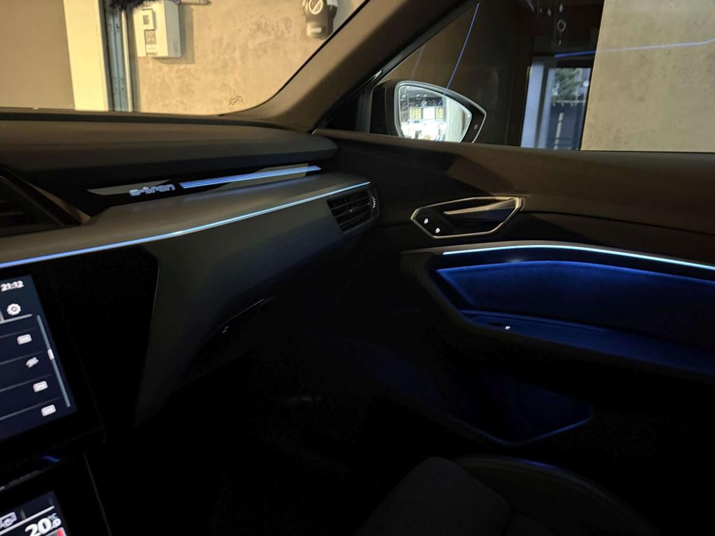 Audi Q8 e-tron 55 QUATTRO 408PK * HEAD UP DISPLAY * CAMERA *, Auto's, Automaat, Gebruikt, Zwart, Elektrisch